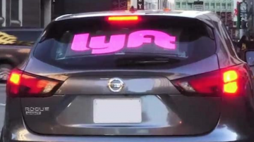 MEDIACAR écran LED transparent sur Nissan avec publicité Lyft